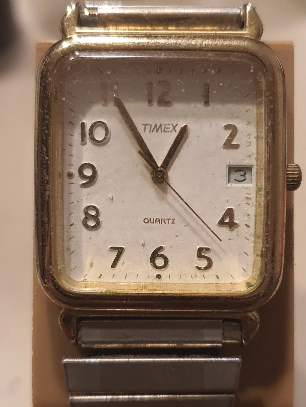 Vtg Timex Goldtone/White Stainless Steel Men's Watch w/Date